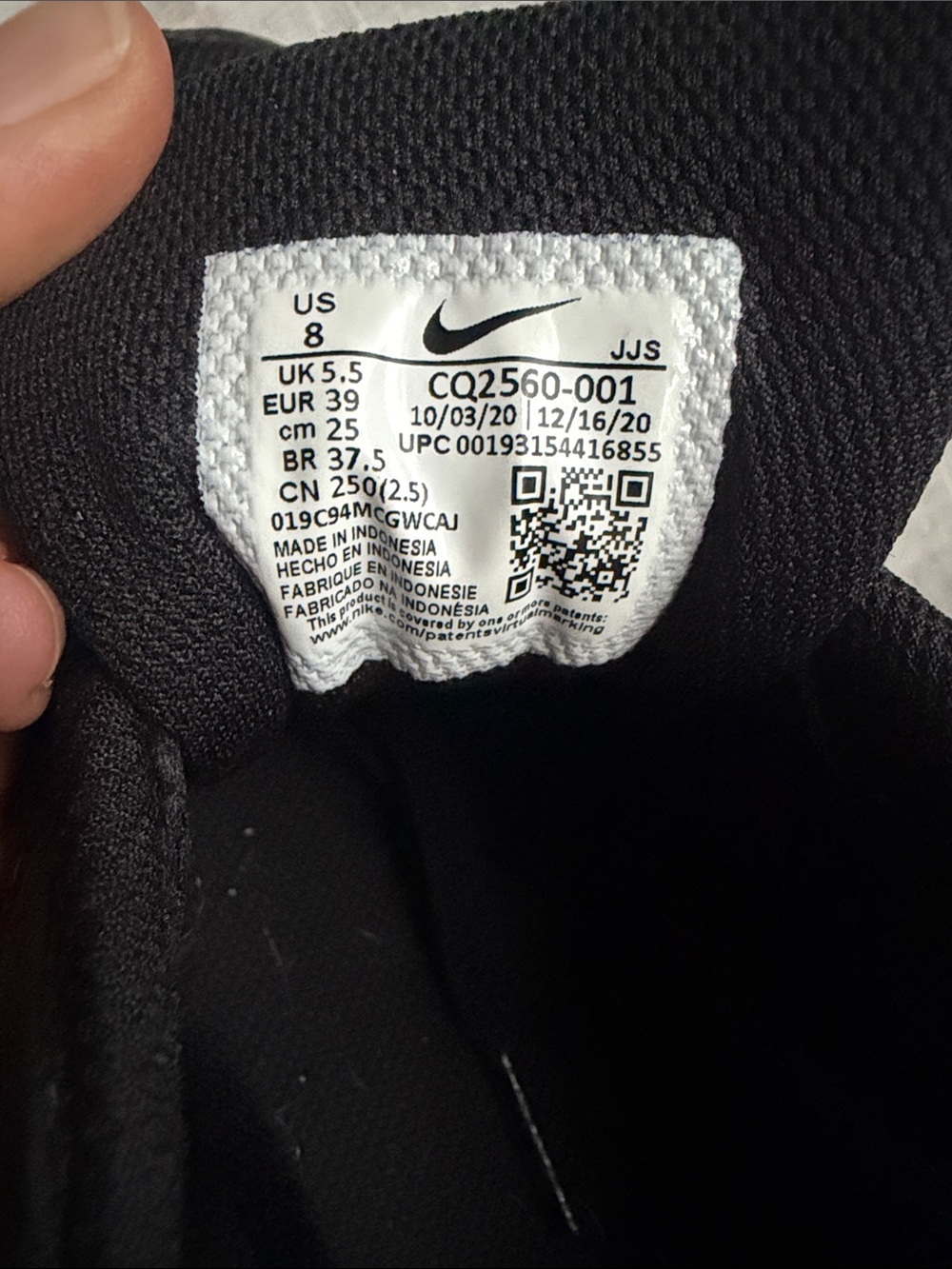 Nike Air Max Black and White Low-Top Sneakers - Picture 2 of 5